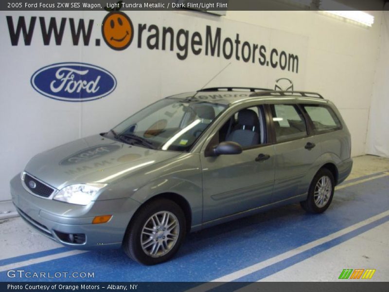 Light Tundra Metallic / Dark Flint/Light Flint 2005 Ford Focus ZXW SES Wagon