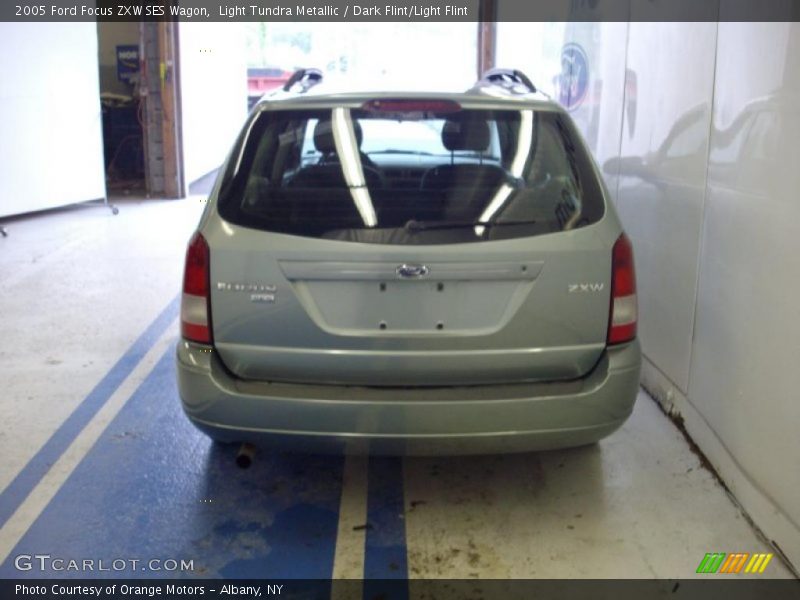 Light Tundra Metallic / Dark Flint/Light Flint 2005 Ford Focus ZXW SES Wagon