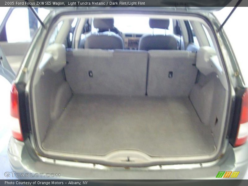 Light Tundra Metallic / Dark Flint/Light Flint 2005 Ford Focus ZXW SES Wagon