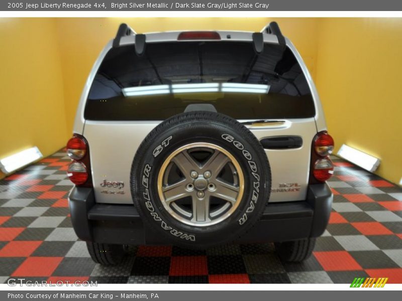 Bright Silver Metallic / Dark Slate Gray/Light Slate Gray 2005 Jeep Liberty Renegade 4x4