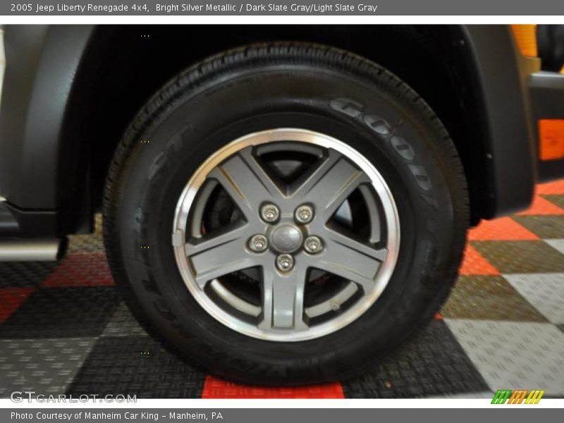 Bright Silver Metallic / Dark Slate Gray/Light Slate Gray 2005 Jeep Liberty Renegade 4x4