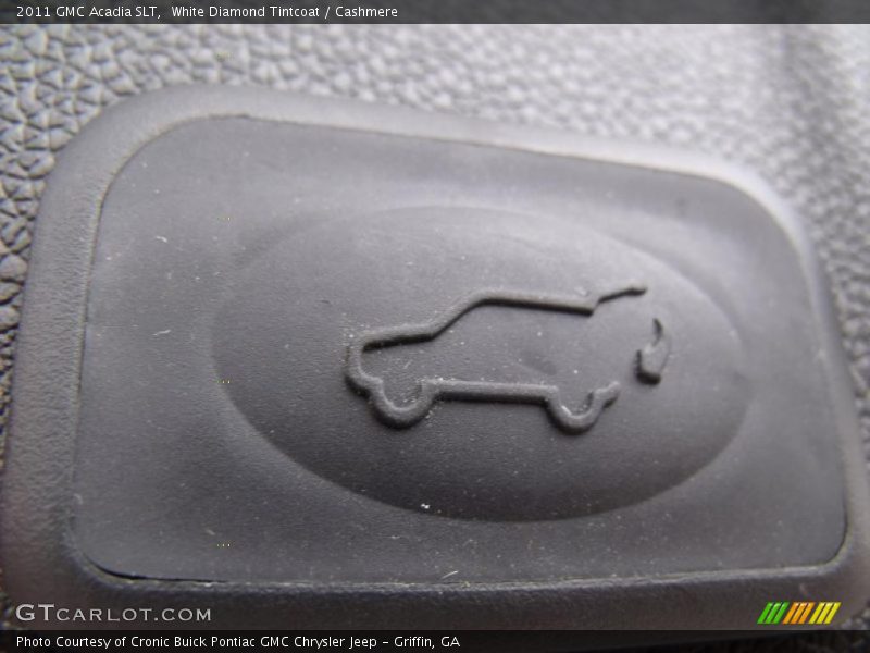 White Diamond Tintcoat / Cashmere 2011 GMC Acadia SLT