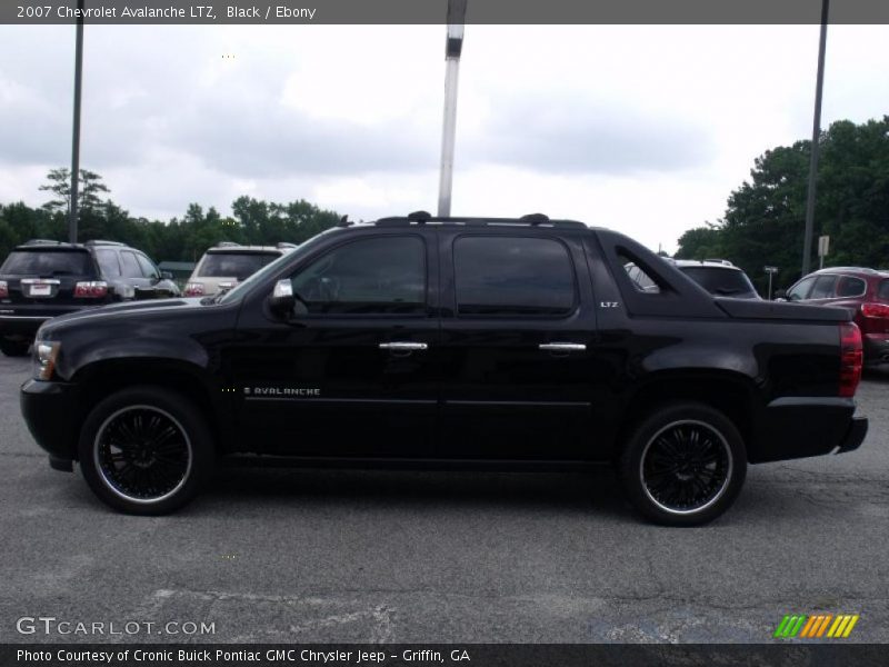 Black / Ebony 2007 Chevrolet Avalanche LTZ