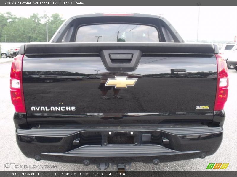 Black / Ebony 2007 Chevrolet Avalanche LTZ