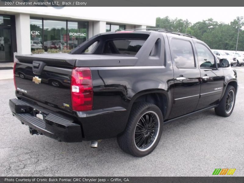 Black / Ebony 2007 Chevrolet Avalanche LTZ