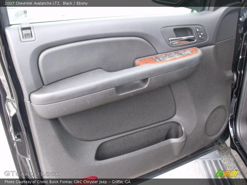 Black / Ebony 2007 Chevrolet Avalanche LTZ
