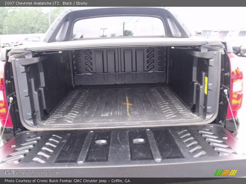 Black / Ebony 2007 Chevrolet Avalanche LTZ
