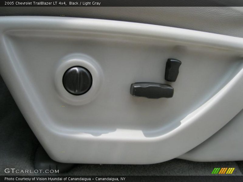 Black / Light Gray 2005 Chevrolet TrailBlazer LT 4x4