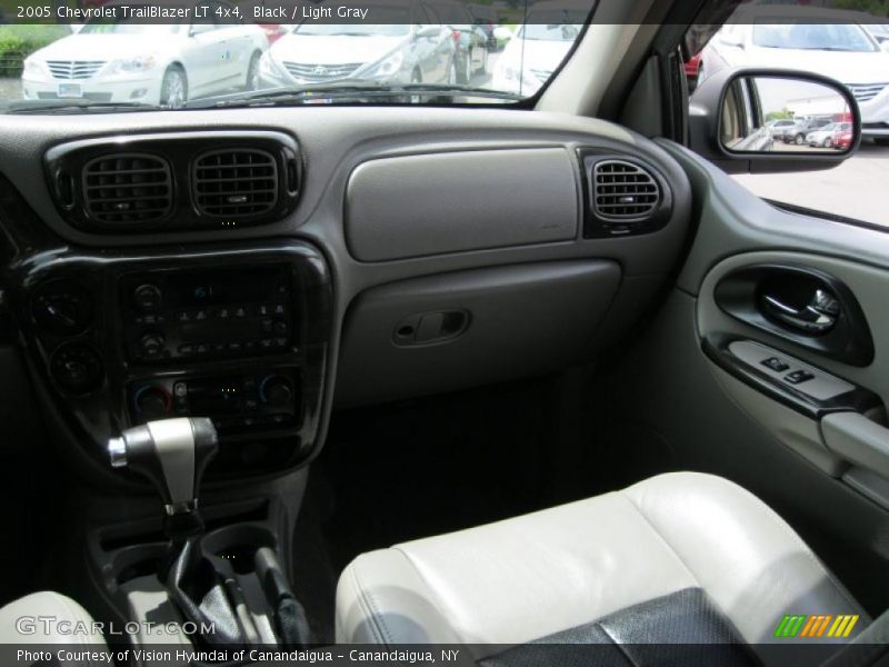 Black / Light Gray 2005 Chevrolet TrailBlazer LT 4x4