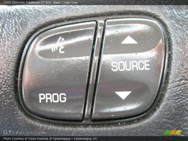 Black / Light Gray 2005 Chevrolet TrailBlazer LT 4x4