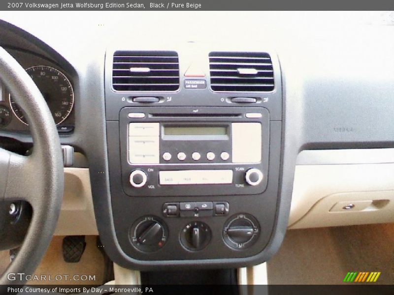 Black / Pure Beige 2007 Volkswagen Jetta Wolfsburg Edition Sedan
