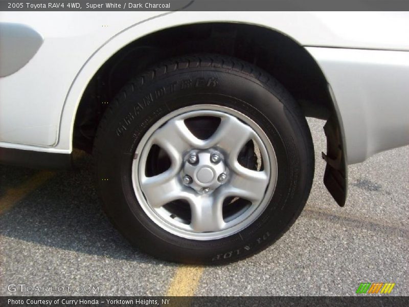 Super White / Dark Charcoal 2005 Toyota RAV4 4WD