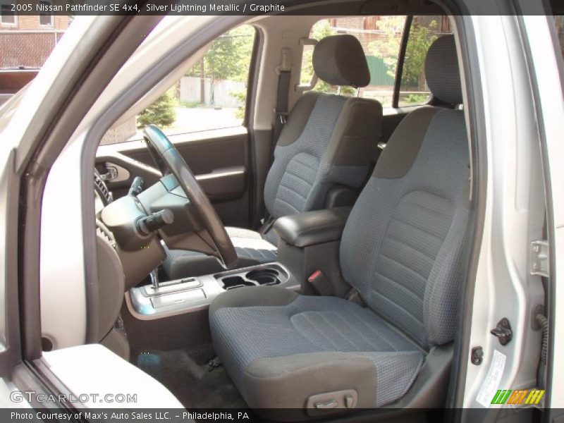 Silver Lightning Metallic / Graphite 2005 Nissan Pathfinder SE 4x4