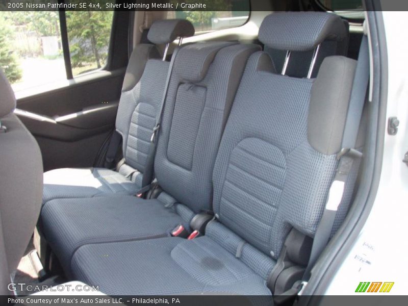 Silver Lightning Metallic / Graphite 2005 Nissan Pathfinder SE 4x4
