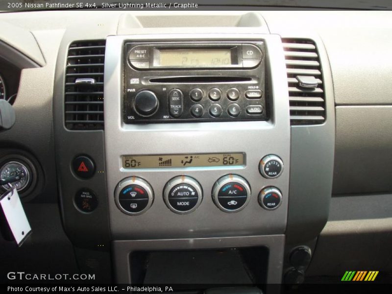 Silver Lightning Metallic / Graphite 2005 Nissan Pathfinder SE 4x4