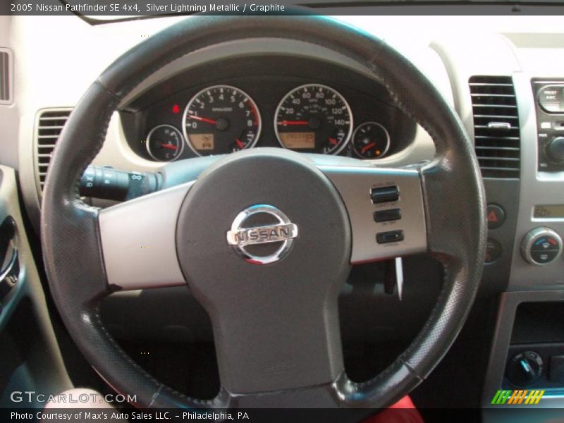 Silver Lightning Metallic / Graphite 2005 Nissan Pathfinder SE 4x4
