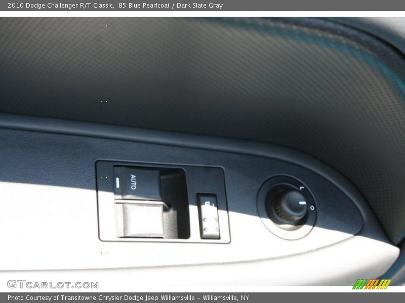 B5 Blue Pearlcoat / Dark Slate Gray 2010 Dodge Challenger R/T Classic