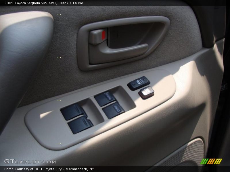 Black / Taupe 2005 Toyota Sequoia SR5 4WD