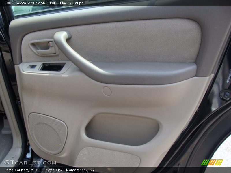 Black / Taupe 2005 Toyota Sequoia SR5 4WD