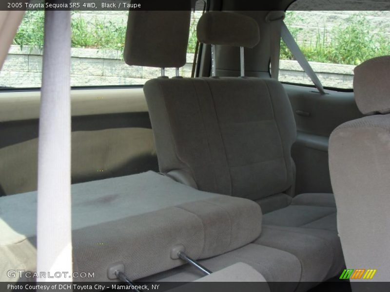 Black / Taupe 2005 Toyota Sequoia SR5 4WD