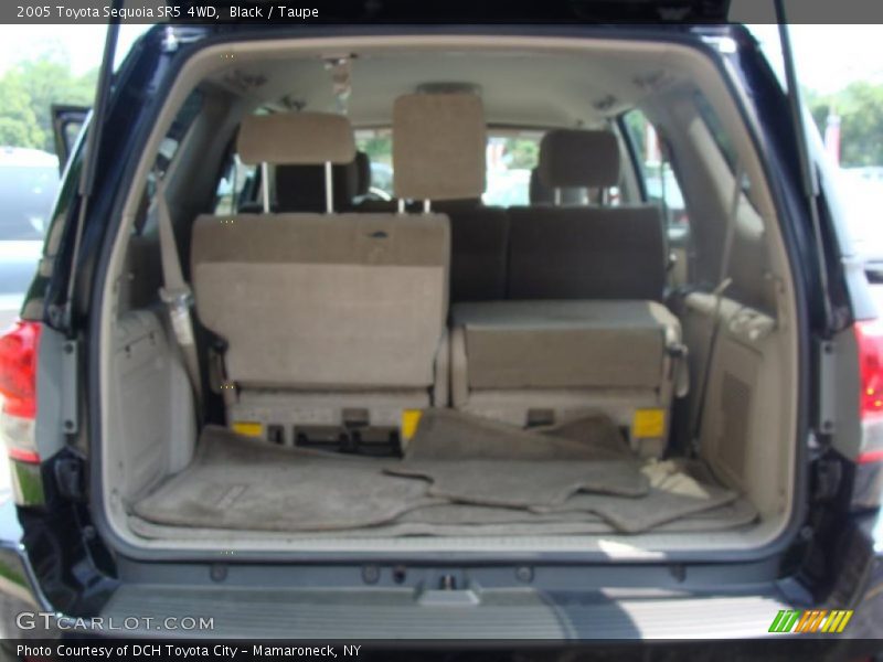 Black / Taupe 2005 Toyota Sequoia SR5 4WD