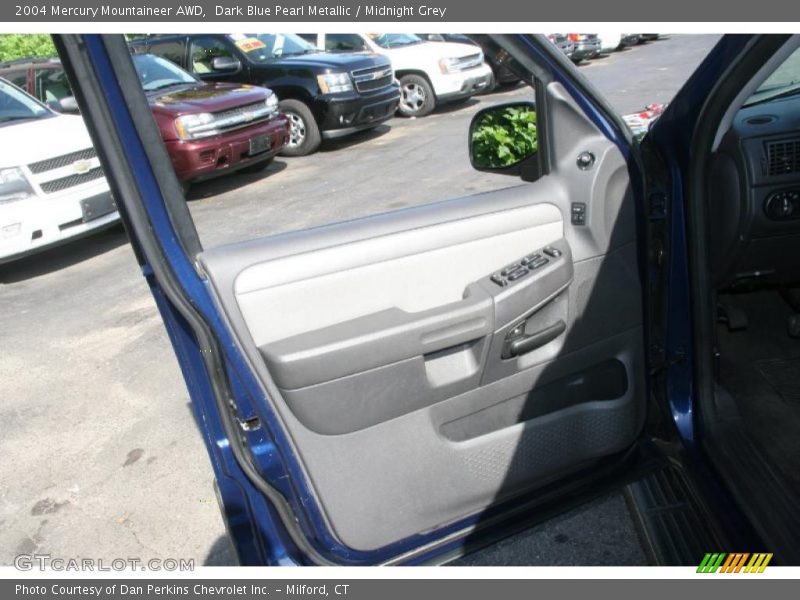 Dark Blue Pearl Metallic / Midnight Grey 2004 Mercury Mountaineer AWD