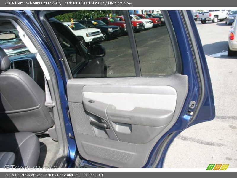 Dark Blue Pearl Metallic / Midnight Grey 2004 Mercury Mountaineer AWD