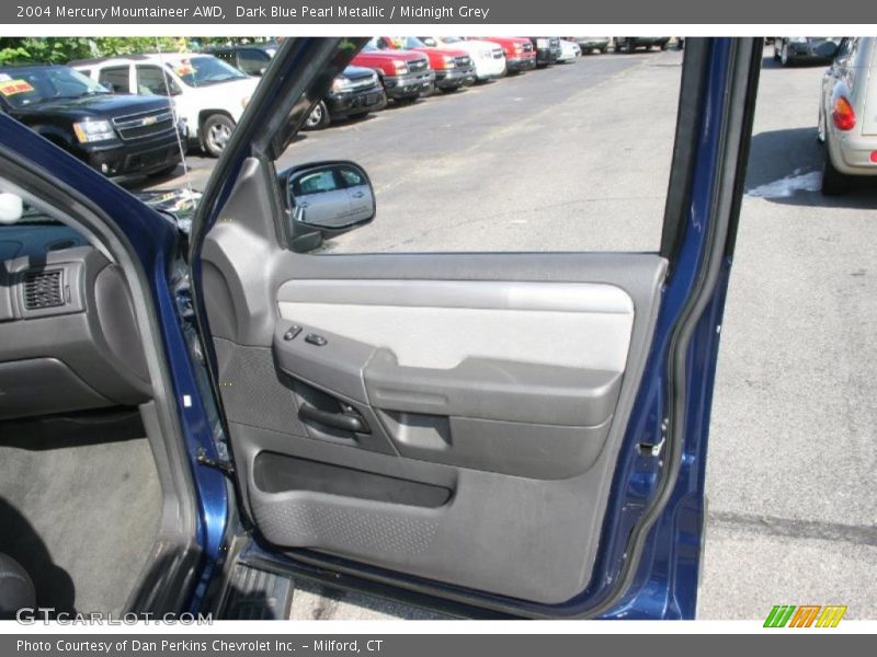 Dark Blue Pearl Metallic / Midnight Grey 2004 Mercury Mountaineer AWD