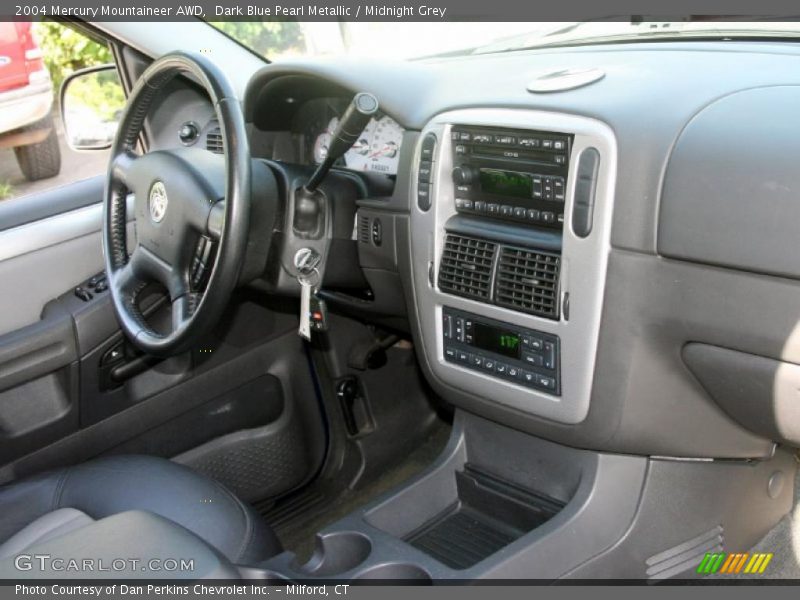 Dark Blue Pearl Metallic / Midnight Grey 2004 Mercury Mountaineer AWD