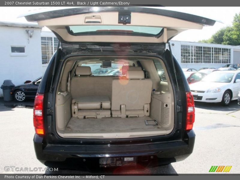 Black / Light Cashmere/Ebony 2007 Chevrolet Suburban 1500 LT 4x4