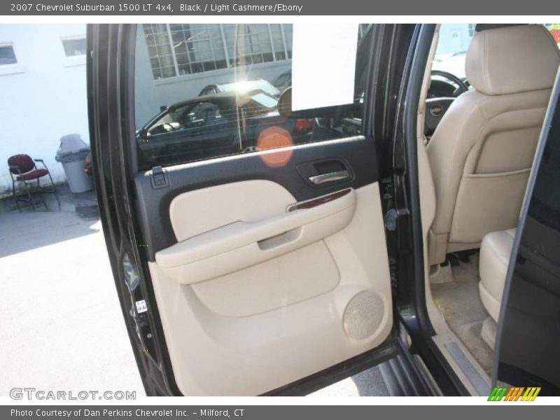 Black / Light Cashmere/Ebony 2007 Chevrolet Suburban 1500 LT 4x4