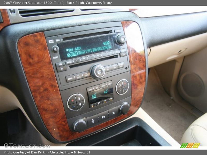 Black / Light Cashmere/Ebony 2007 Chevrolet Suburban 1500 LT 4x4