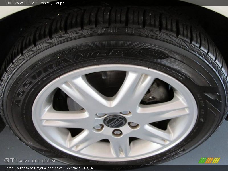 White / Taupe 2002 Volvo S60 2.4