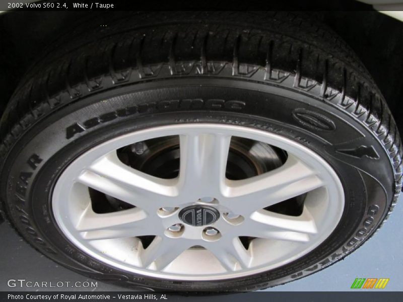 White / Taupe 2002 Volvo S60 2.4