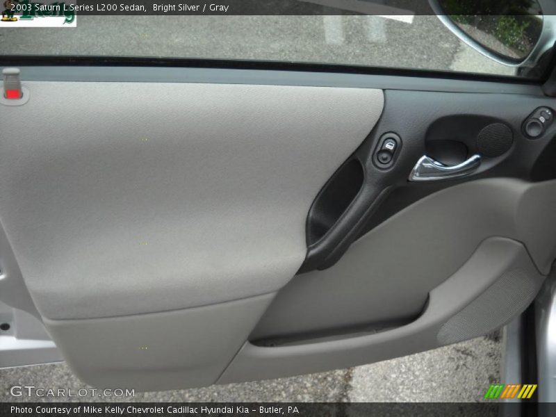 Bright Silver / Gray 2003 Saturn L Series L200 Sedan