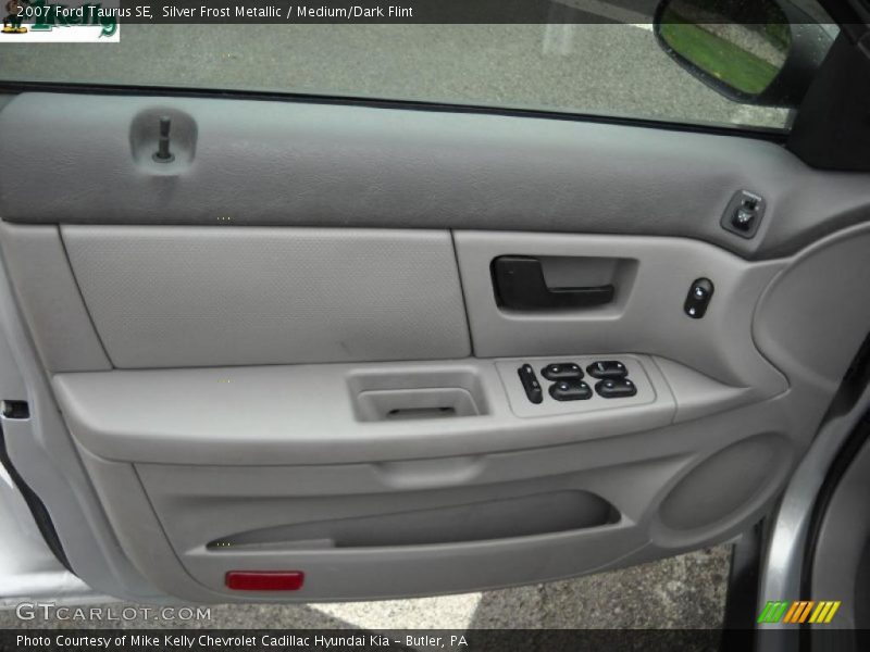 Silver Frost Metallic / Medium/Dark Flint 2007 Ford Taurus SE