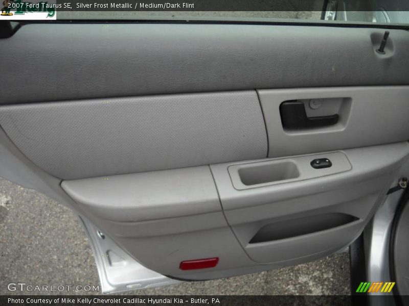 Silver Frost Metallic / Medium/Dark Flint 2007 Ford Taurus SE