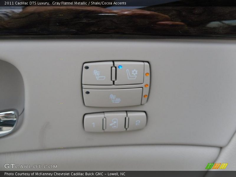 Gray Flannel Metallic / Shale/Cocoa Accents 2011 Cadillac DTS Luxury