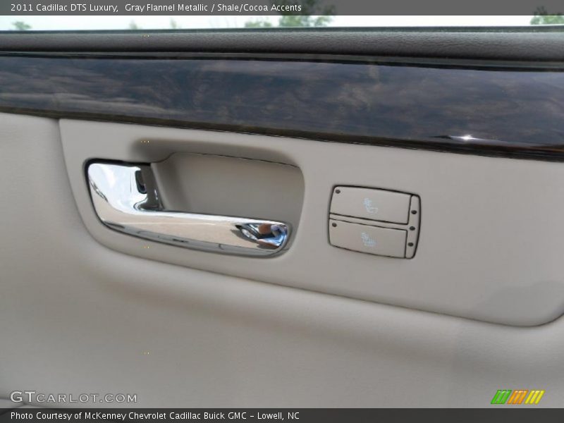 Gray Flannel Metallic / Shale/Cocoa Accents 2011 Cadillac DTS Luxury