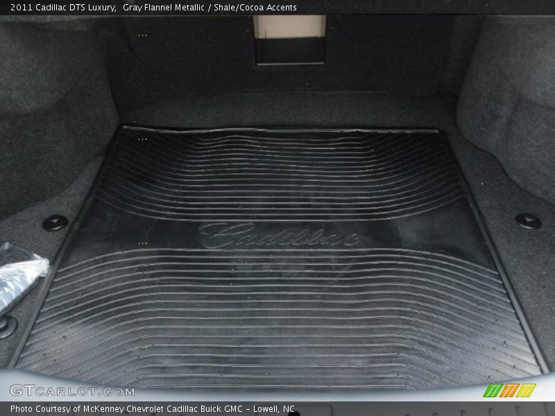 Gray Flannel Metallic / Shale/Cocoa Accents 2011 Cadillac DTS Luxury