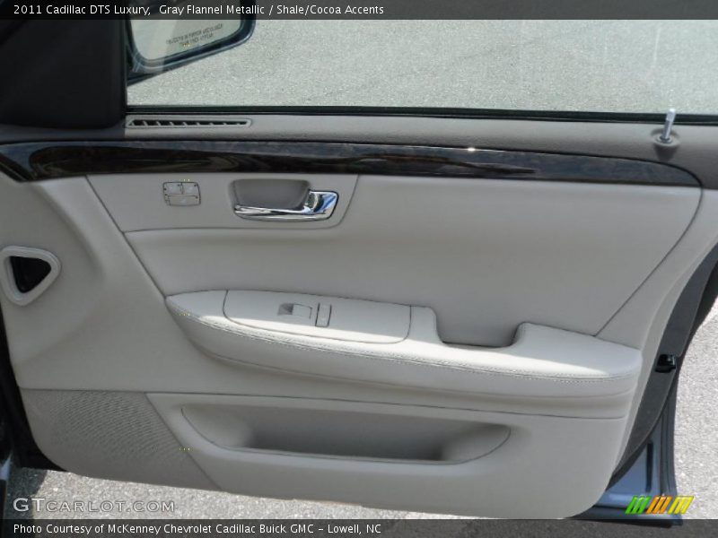Gray Flannel Metallic / Shale/Cocoa Accents 2011 Cadillac DTS Luxury