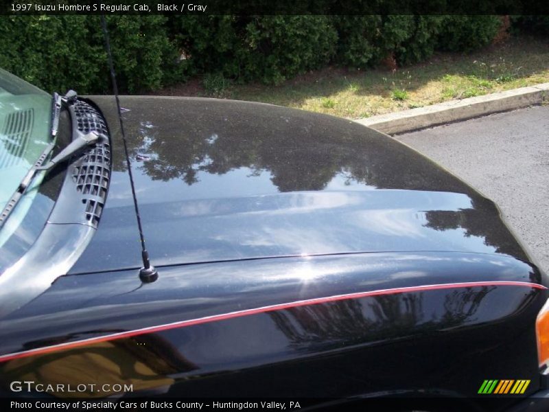 Black / Gray 1997 Isuzu Hombre S Regular Cab