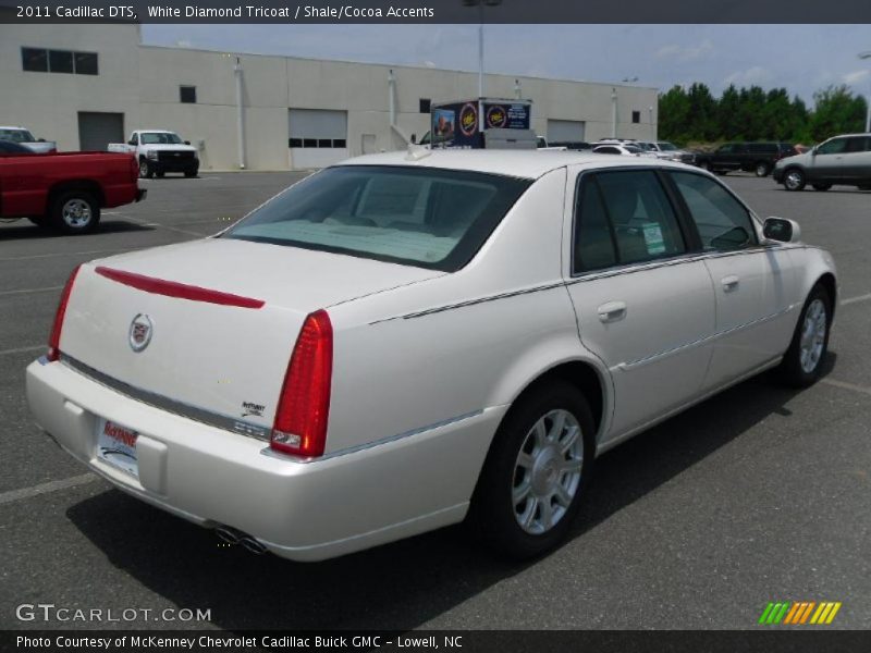 White Diamond Tricoat / Shale/Cocoa Accents 2011 Cadillac DTS