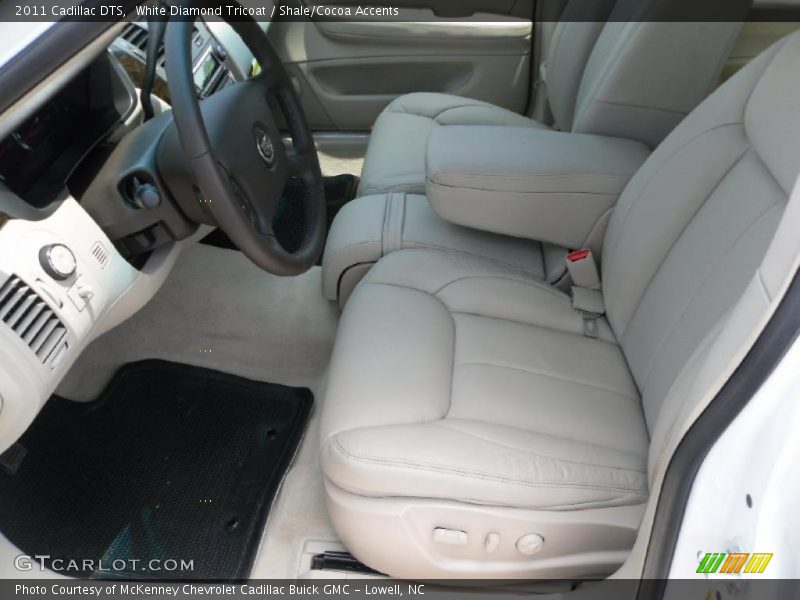 White Diamond Tricoat / Shale/Cocoa Accents 2011 Cadillac DTS