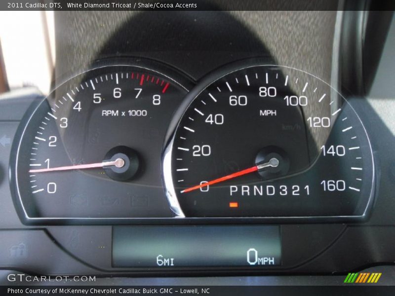 White Diamond Tricoat / Shale/Cocoa Accents 2011 Cadillac DTS