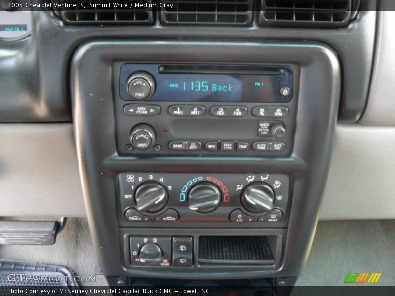Summit White / Medium Gray 2005 Chevrolet Venture LS