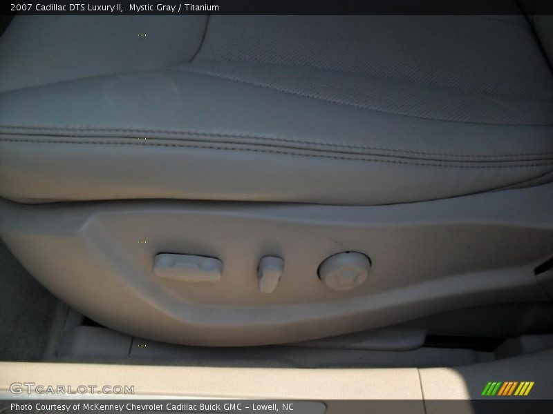 Mystic Gray / Titanium 2007 Cadillac DTS Luxury II
