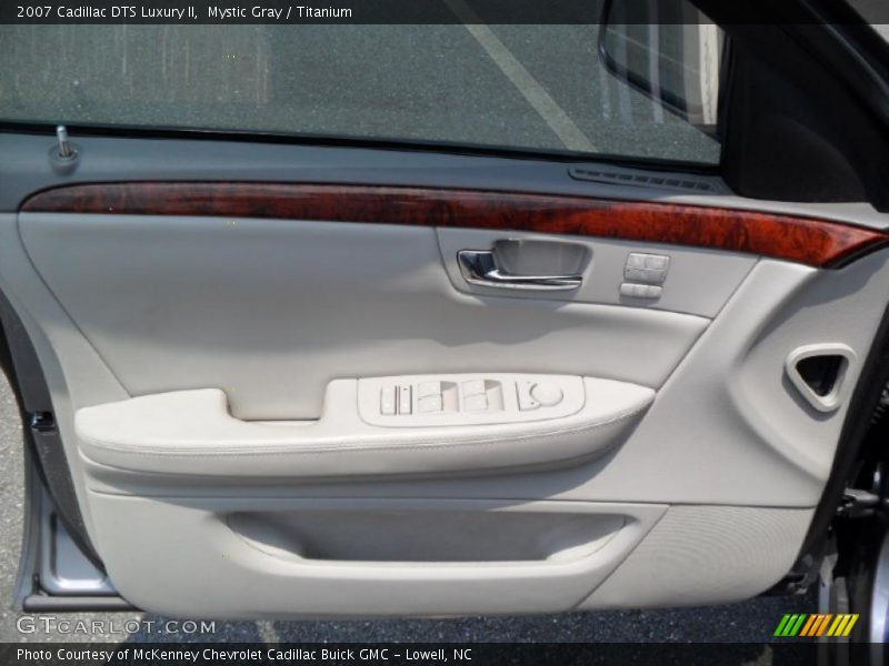 Mystic Gray / Titanium 2007 Cadillac DTS Luxury II