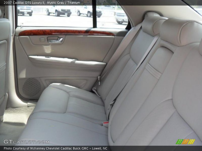 Mystic Gray / Titanium 2007 Cadillac DTS Luxury II