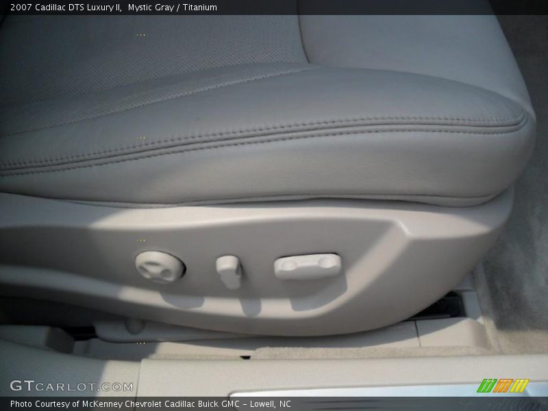 Mystic Gray / Titanium 2007 Cadillac DTS Luxury II
